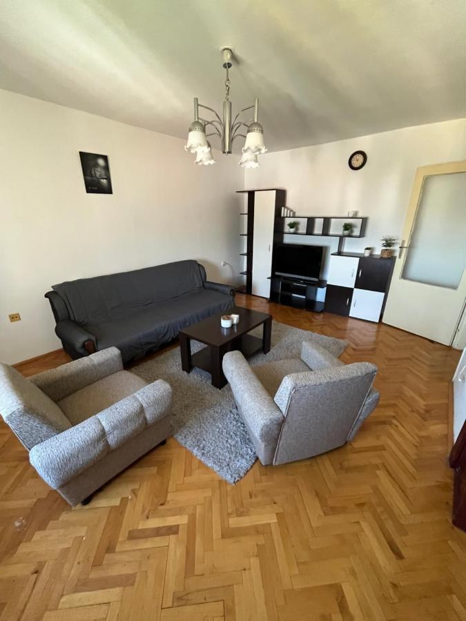 Devetka Pirot Exterior foto